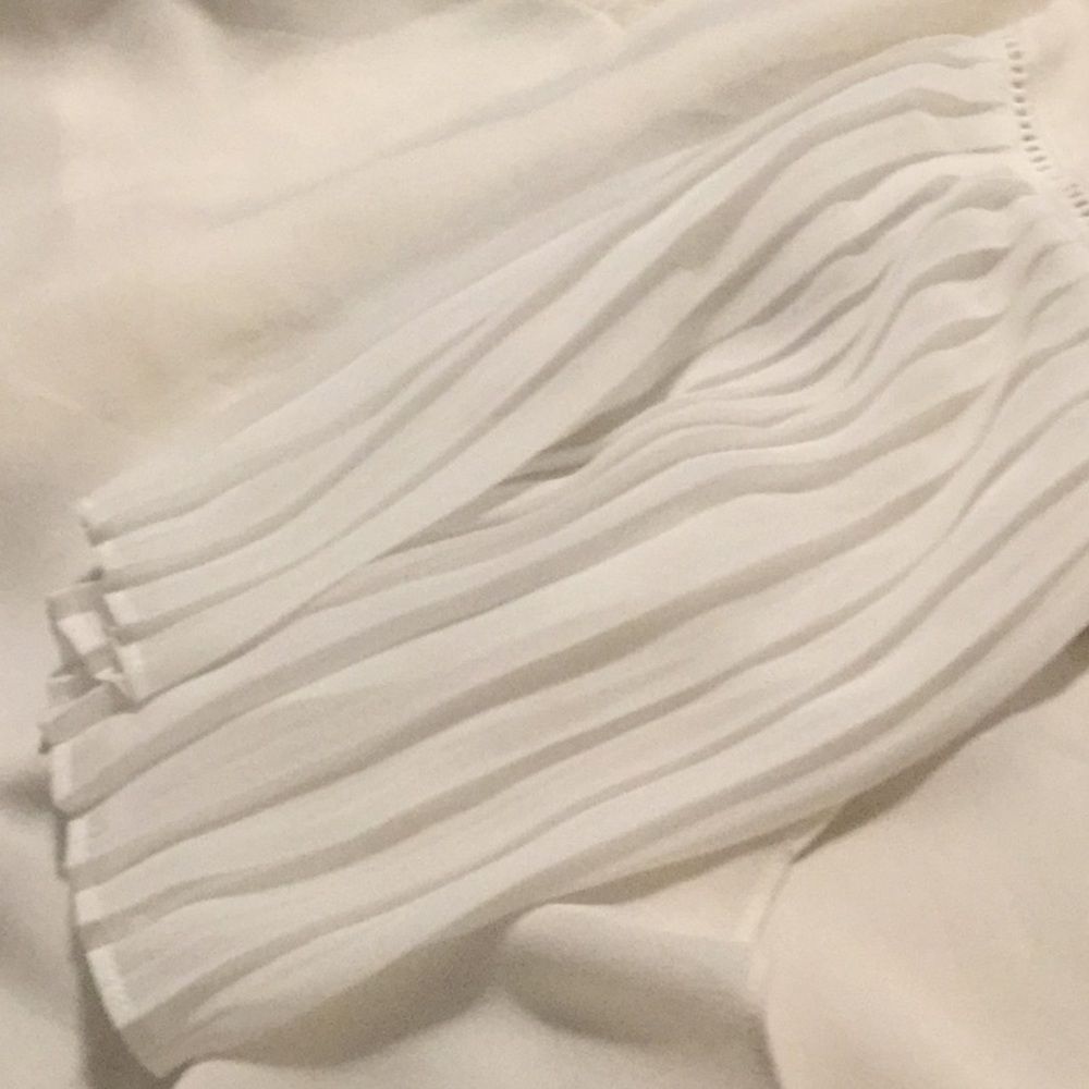 Ramy BrookSumner V-Neck Pleated Cuff Blouse - Picture 11 of 11